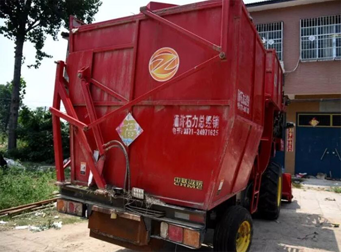 開封通許朱先生購中聯(lián)收獲4HZJ-2500自走式花生撿拾收獲機 3-2.jpg