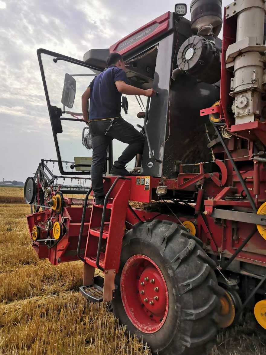 中聯(lián)收獲向一線廣大農(nóng)機服務人員致敬 3.jpg