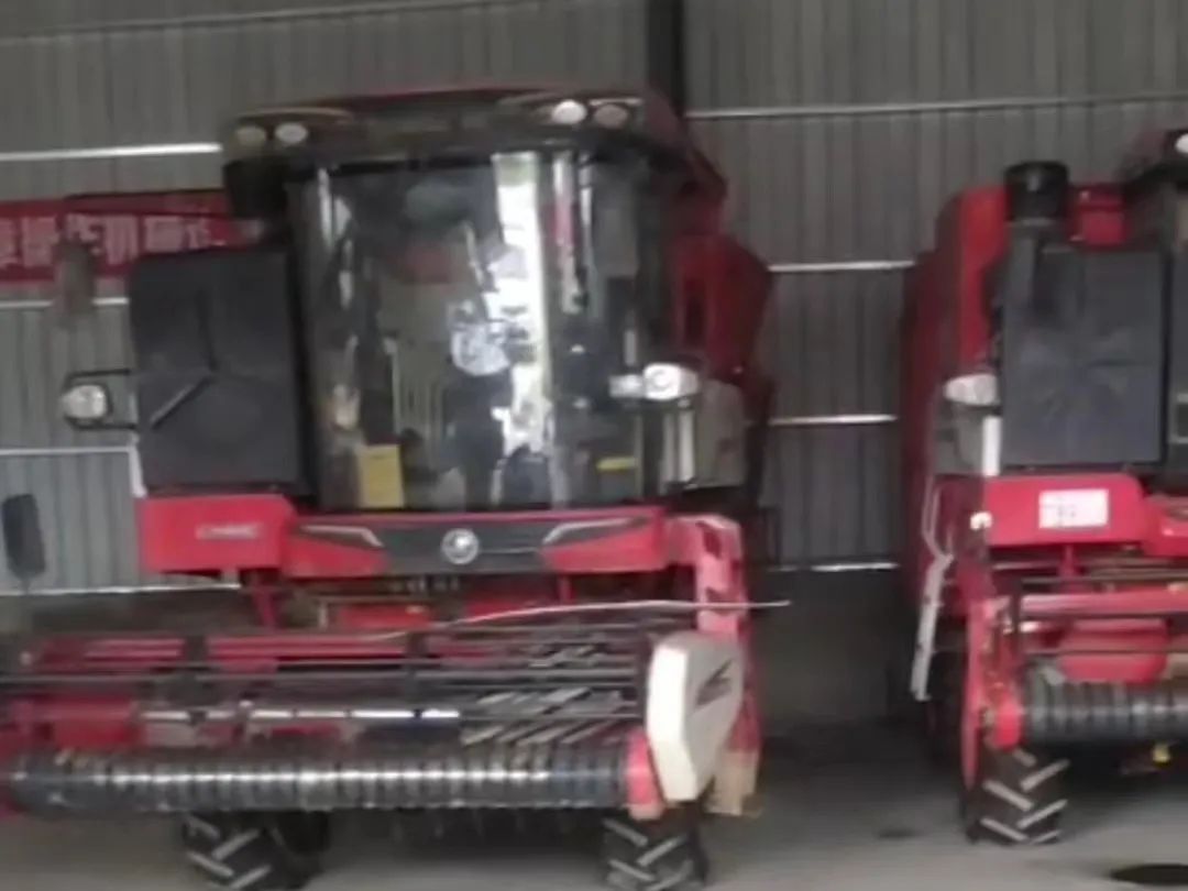 是什么讓20年的農(nóng)機(jī)手為中聯(lián)收獲代言 802.jpg